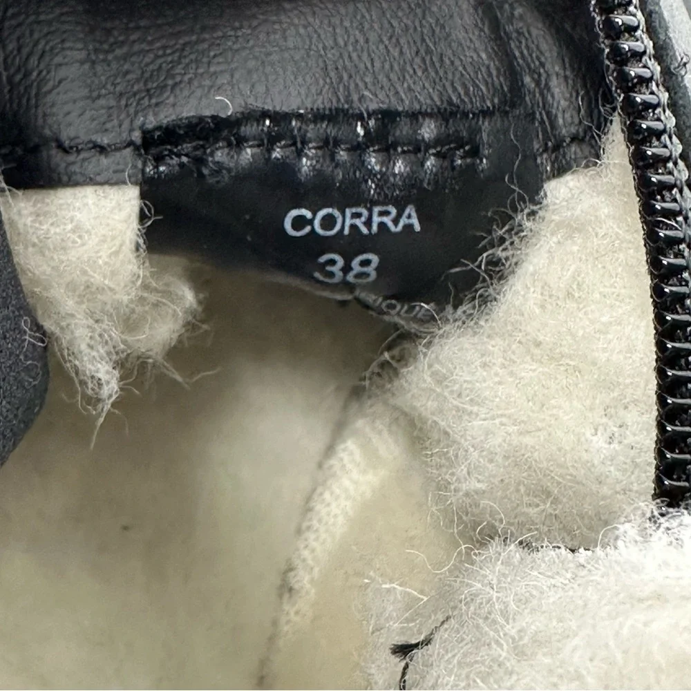 Bos. & Co. Corra Black Leather Side Zip Boots. EU 38/US 7.0-7.5